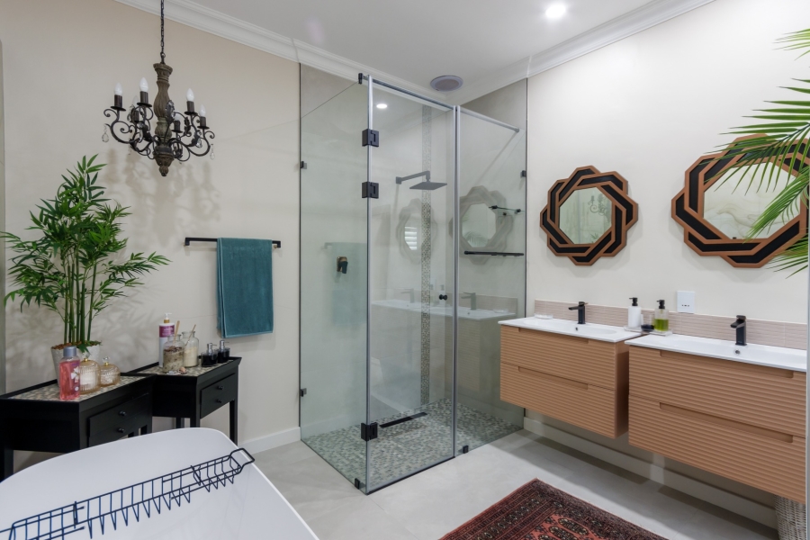 4 Bedroom Property for Sale in Greenways Golf Estate Western Cape